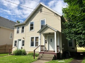 Building Photo - 8 Sands St