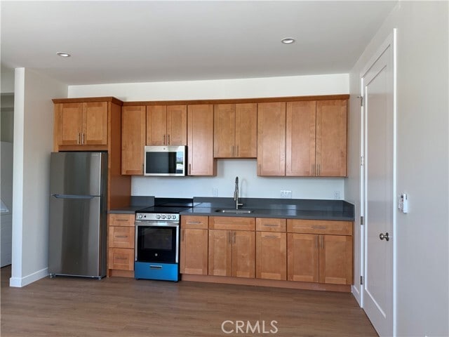 Building Photo - 20953 Saticoy St