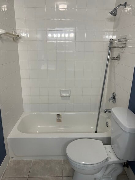 Building Photo - 1155 NW 124th Pl