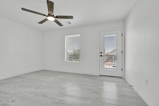 Building Photo - 1107 Myrtle Ave