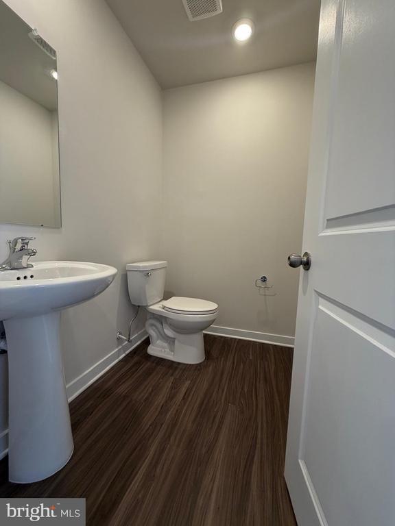 Building Photo - 33 E Front St