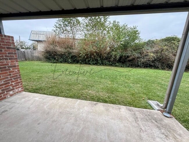 Building Photo - 2528 Crockett St