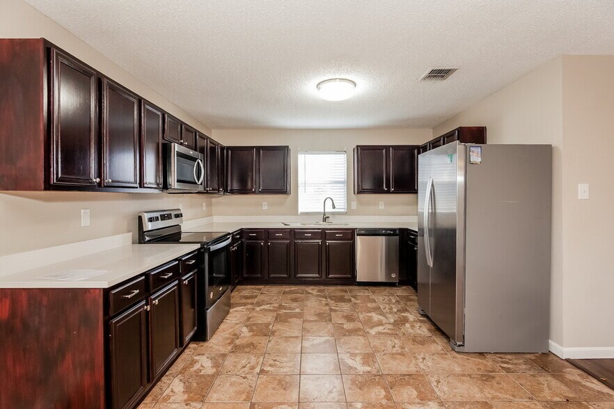 Building Photo - 2316 Graystone Dr