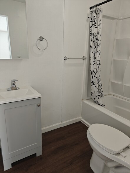 Building Photo - 9080 Terrace Dr