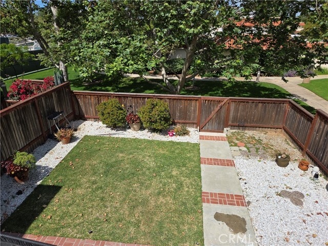 Building Photo - 20 Senisa