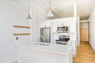 Building Photo - 1831 W Michigan St