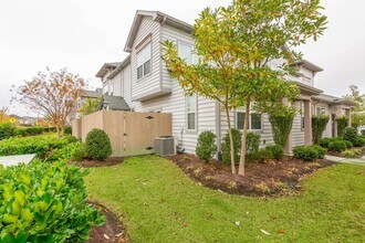 Building Photo - Spacious Condo in Spence Crossing