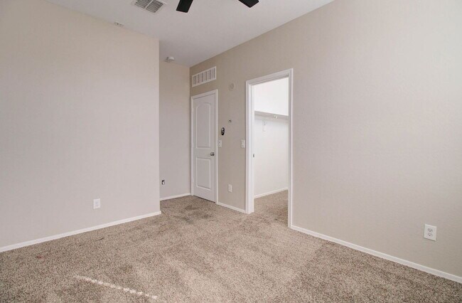 Building Photo - 42098 W Balsa Dr