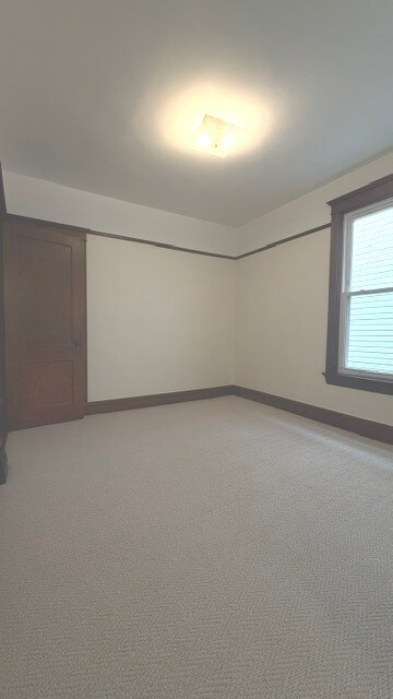 Building Photo - 4511 N Greenview Ave