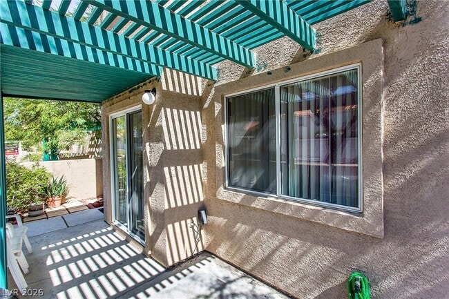 Building Photo - 5237 Steinbrenner Ln