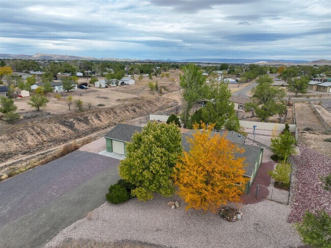 Building Photo - 3 bedroom 2 bathroom ranch style home in Chino Valley with RV parking