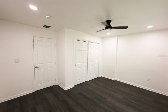 Building Photo - 1500 Laurel Cir