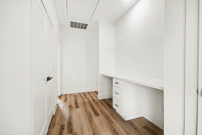 Building Photo - 119 Milby St