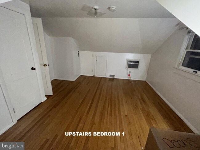 Building Photo - 955 Terrace Ln