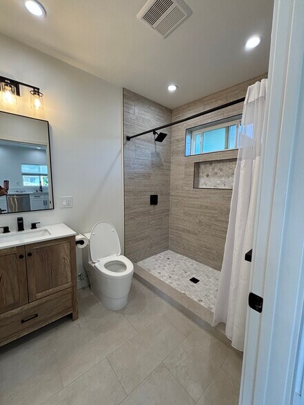 Building Photo - 6038 Maury Ave