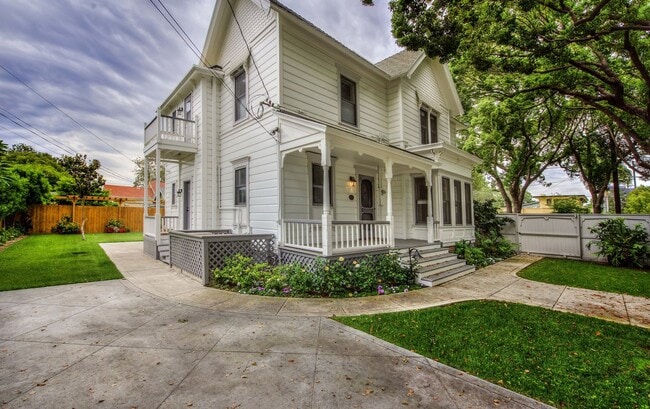 Building Photo - Old Towne Orange