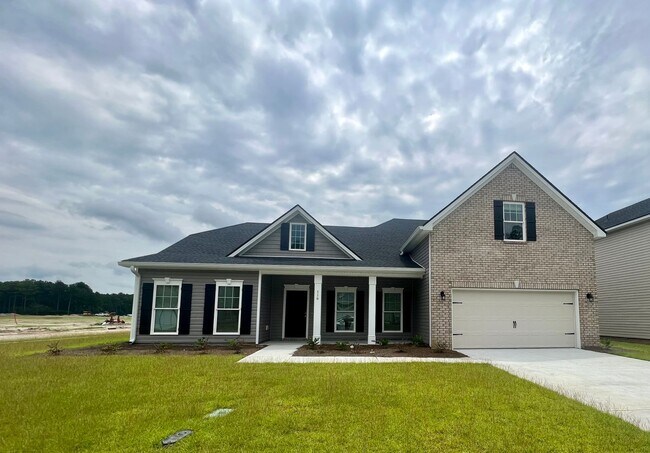 Building Photo - 5 bedroom, 3 bath home in Savannah, near I-16