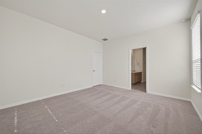 Building Photo - 8110 Shelter Bay Ln