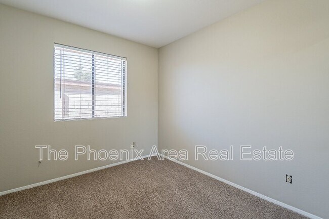 Building Photo - 5714 N 68th Ave