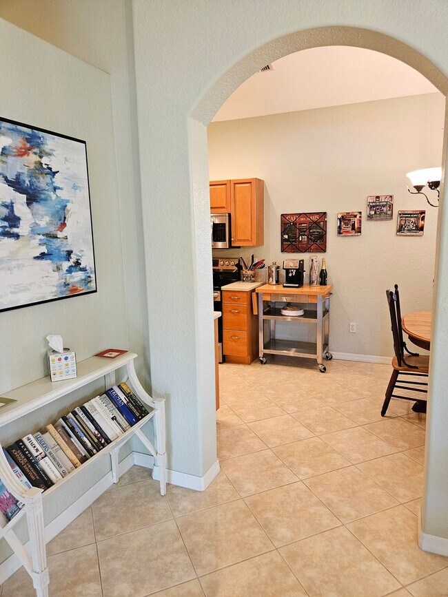 Building Photo - Seasonal Short-Term 2 Bedroom 2 Bathroom with a Bonus Room in the gated community of Venetia!