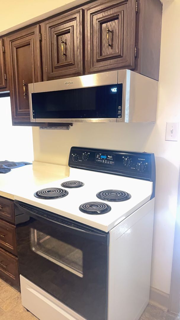 Building Photo - Location, Location!