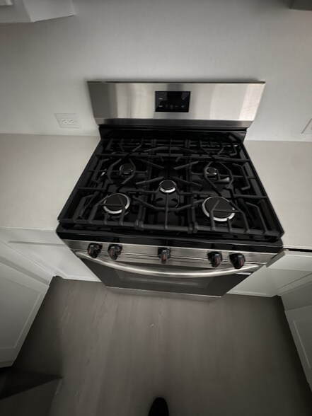 Building Photo - 7116 Waterford Crk Ct