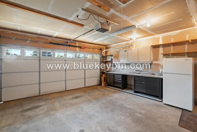 Building Photo - 3 Bed, 2 Bath Home in Wilsonville on a Cul...