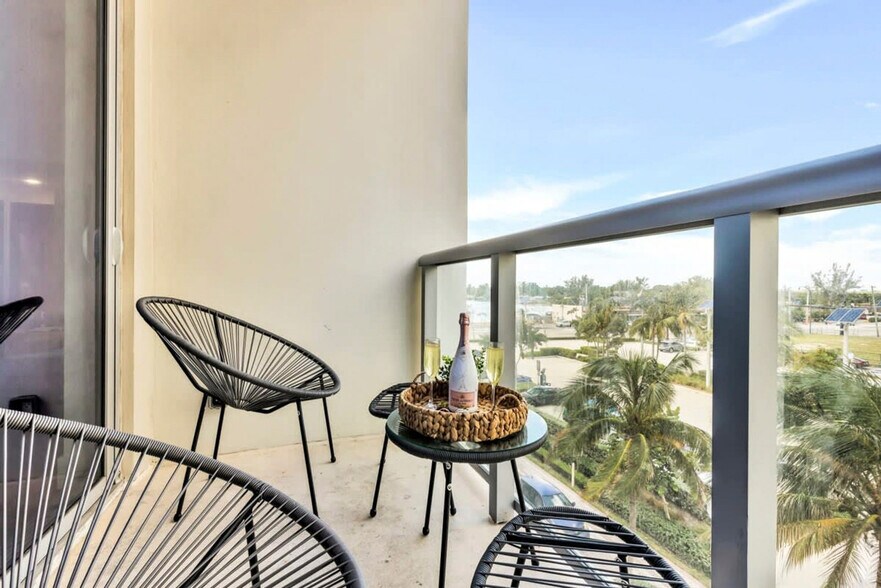 Building Photo - 777 N Ocean Dr