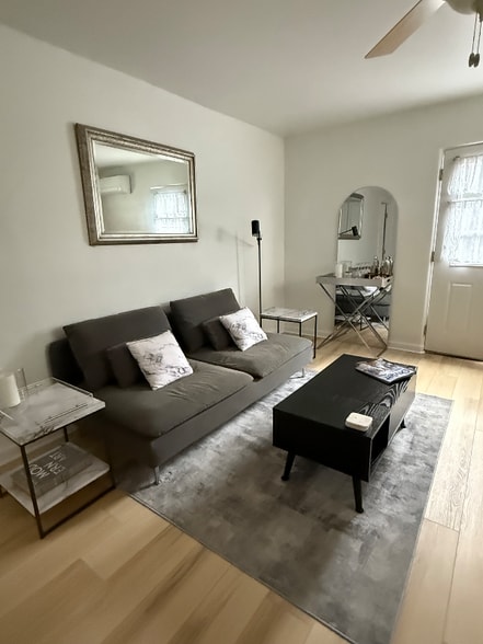 Primary Photo - 2703 East St