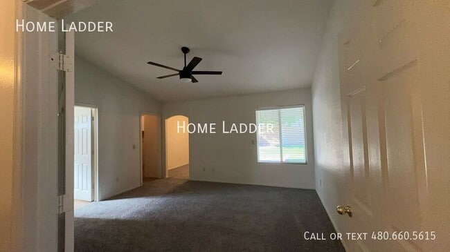 Building Photo - 440 N Leoma Ln