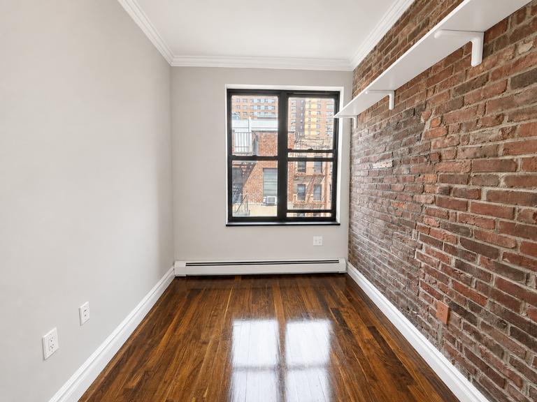 Building Photo - 124 Ridge St