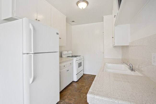 Building Photo - 10250 Palms Blvd.