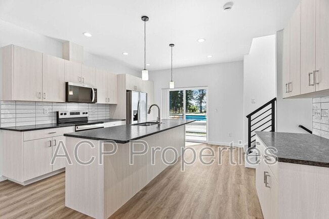 Building Photo - 1318 Bradley Ct