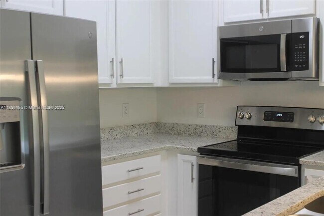 Building Photo - 4756 SW 63rd Terrace