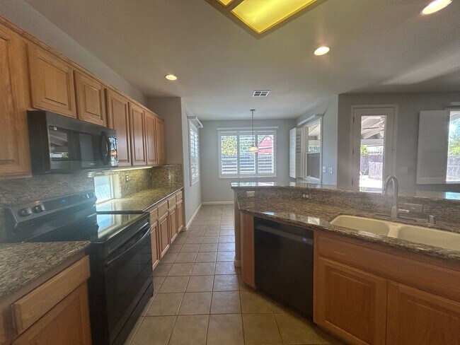 Building Photo - 5801 Eisenhower Dr