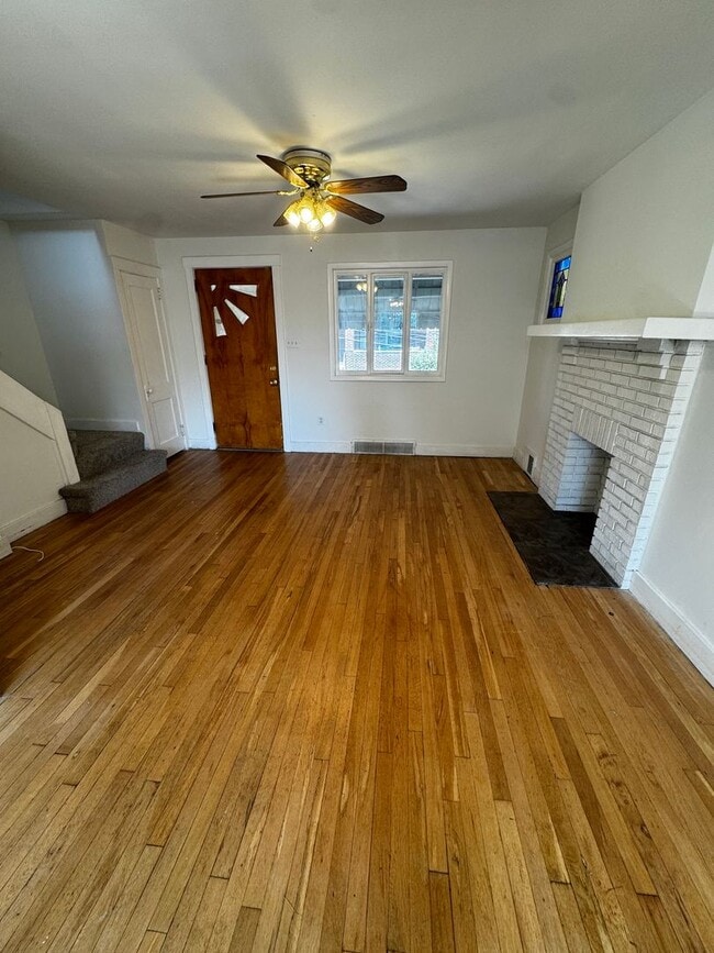 Building Photo - South Oakland Two Bedroom!