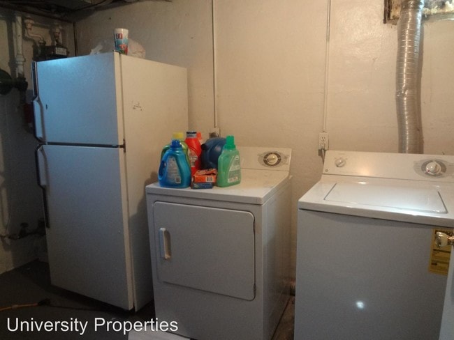 Building Photo - 5 br, 2 bath Room For Rent - 2901 Avondale