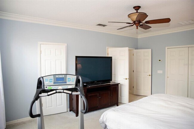 Building Photo - 411 Sycamore St