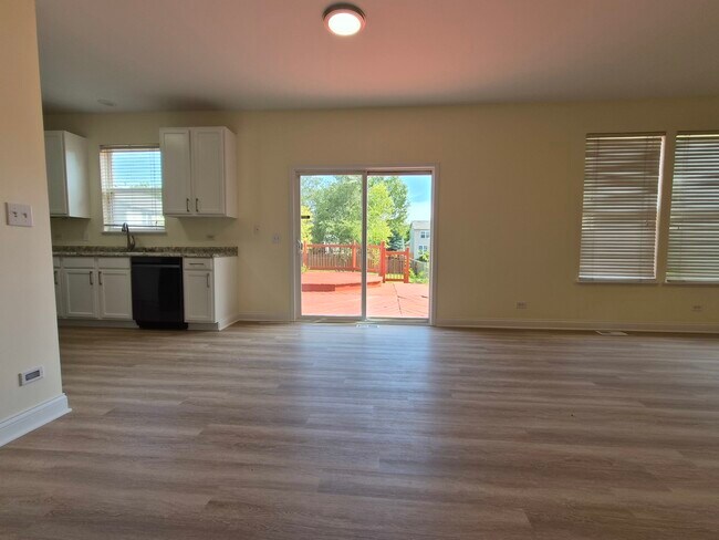 Building Photo - 2355 Shiloh Dr