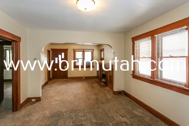 Building Photo - 1144 E 800 S