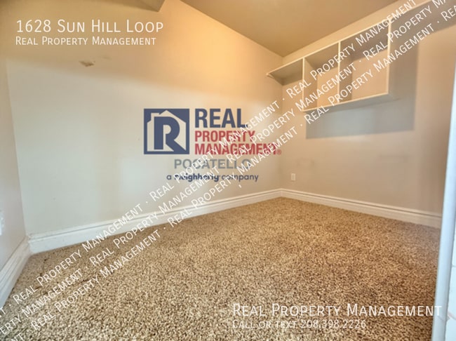 Building Photo - 1628 Sun Hill Loop