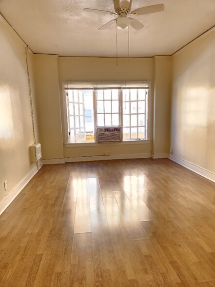 Building Photo - 1825 Ivar Ave