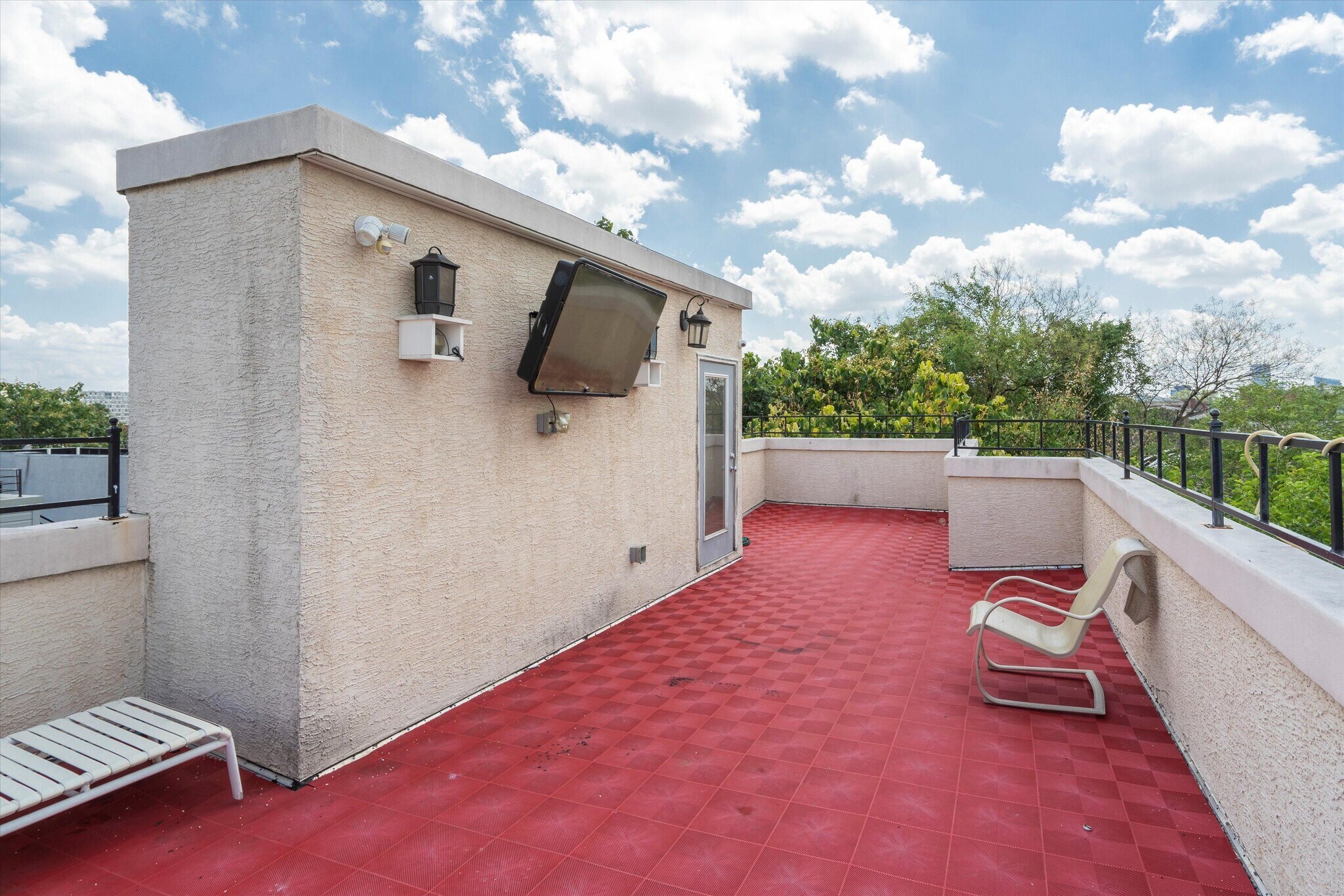 Building Photo - 1832 W Montgomery Ave