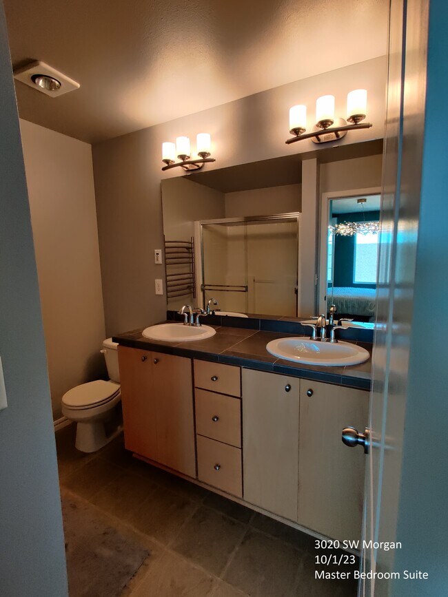 3rd Floor Suite - 3020 SW Morgan St