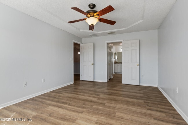 Building Photo - 3265 Woodglen Dr