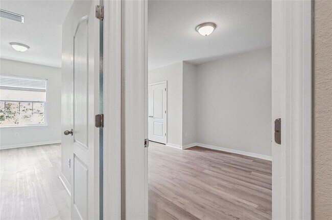 Building Photo - 12713 Lexington Ridge St