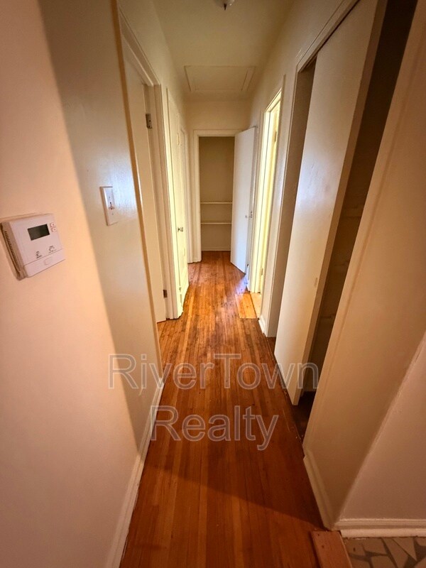 Building Photo - 5176 Sea Shore Rd