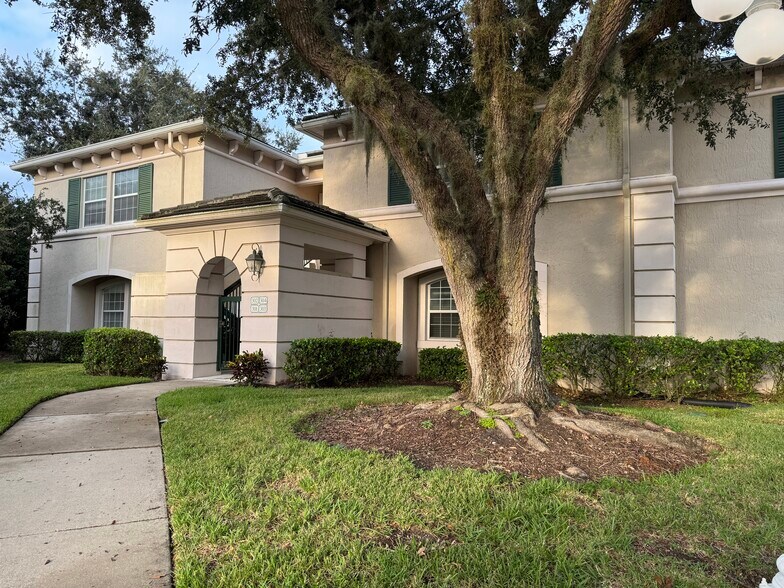 Building Photo - 300 Bermuda Bay Cir