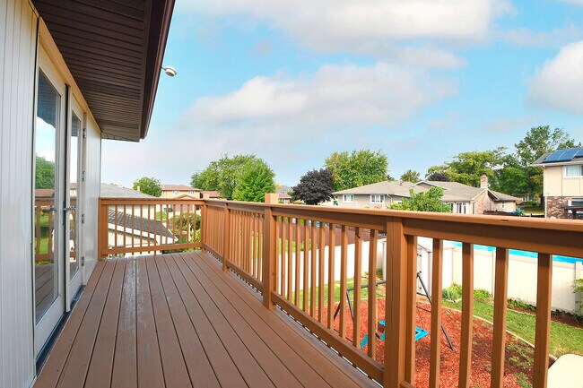 Building Photo - 13050 Meadowview Ln
