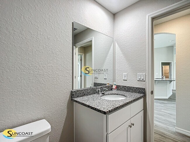 Building Photo - 5994 E Willow St